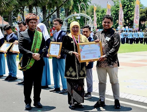 Reporter IDN Times Jatim Menerima Penghargaan Lomba Jurnalistik Tingkat Jawa Timur